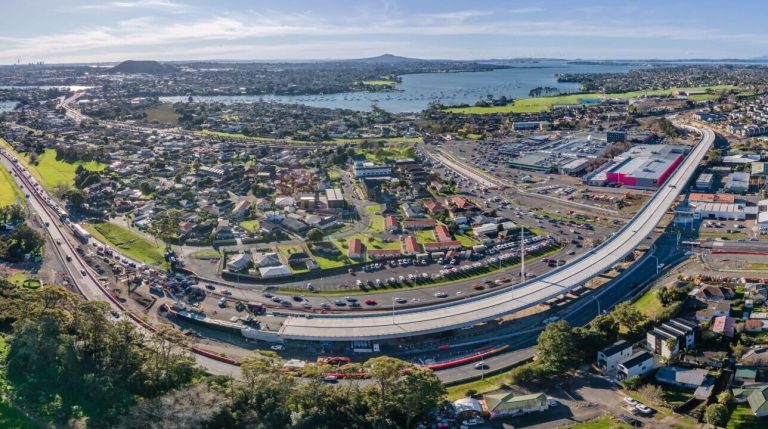EXCLUSIVE: Photos plot progress of Rā Hihi Reeves Road Flyover in East Auckland