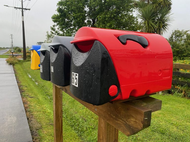 Letter: On the reduction of rural mail services