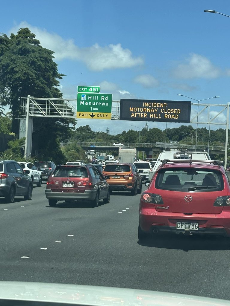Southern Motorway southbound blocked after Randwick Park crash