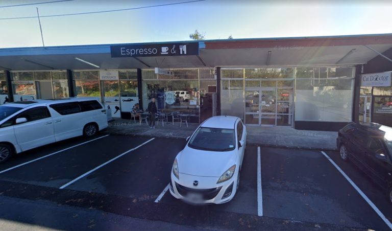 Car crashes into Auckland café, one person dead